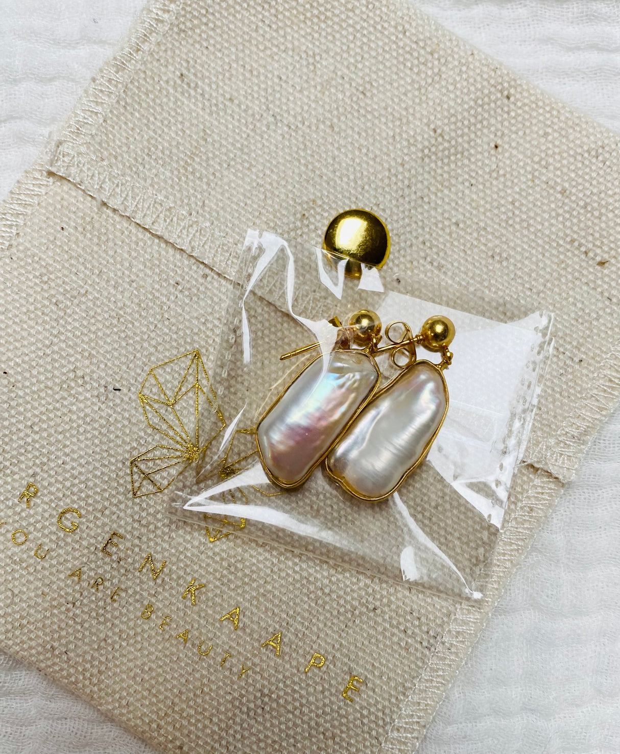 Øredobber med barokke ferskvannsperler