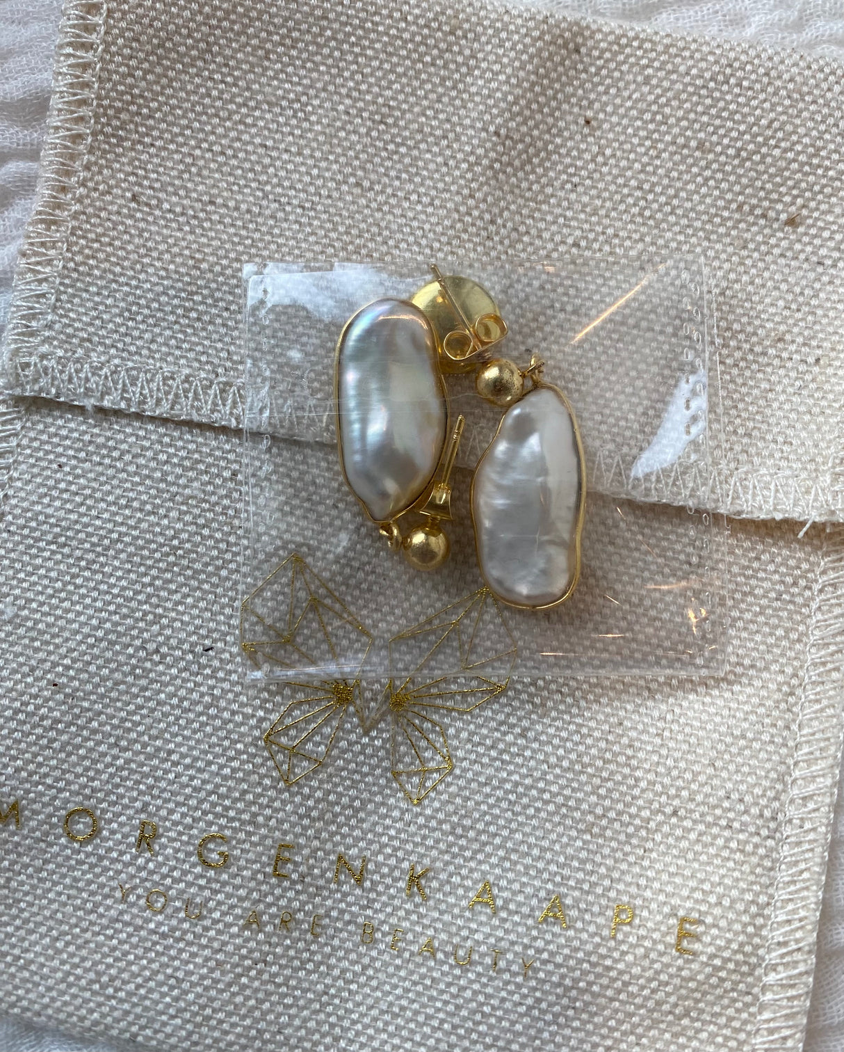 Øredobber med barokke ferskvannsperler