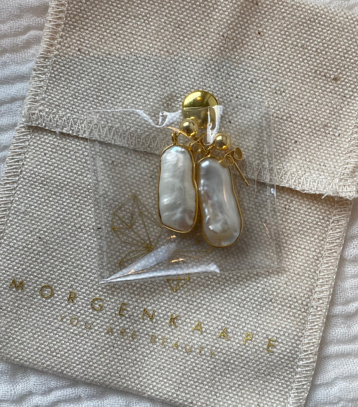 Øredobber med barokke ferskvannsperler