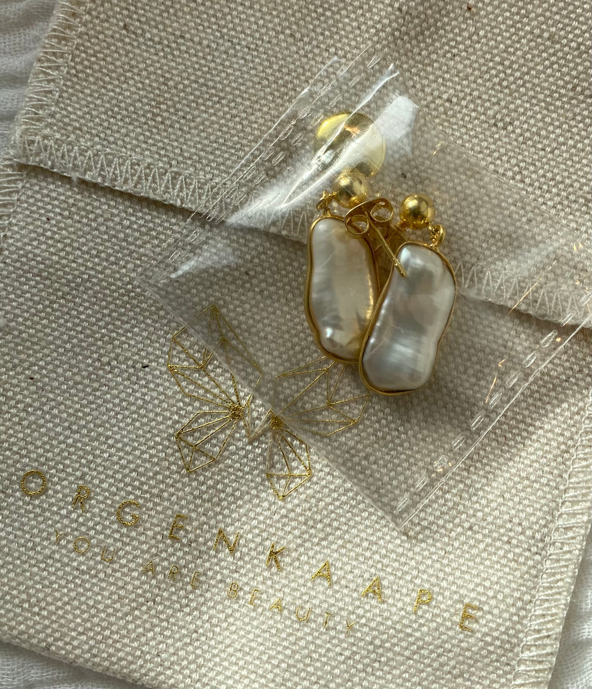 Øredobber med barokke ferskvannsperler