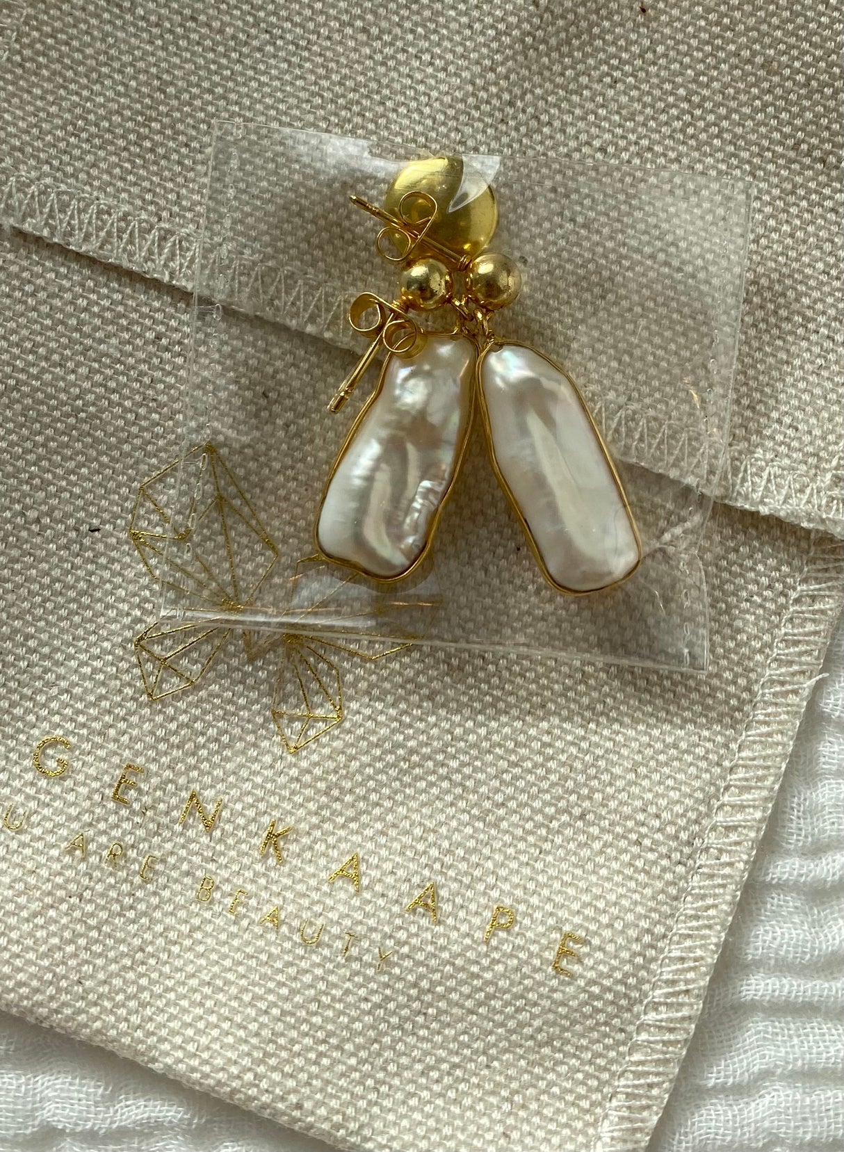 Øredobber med barokke ferskvannsperler