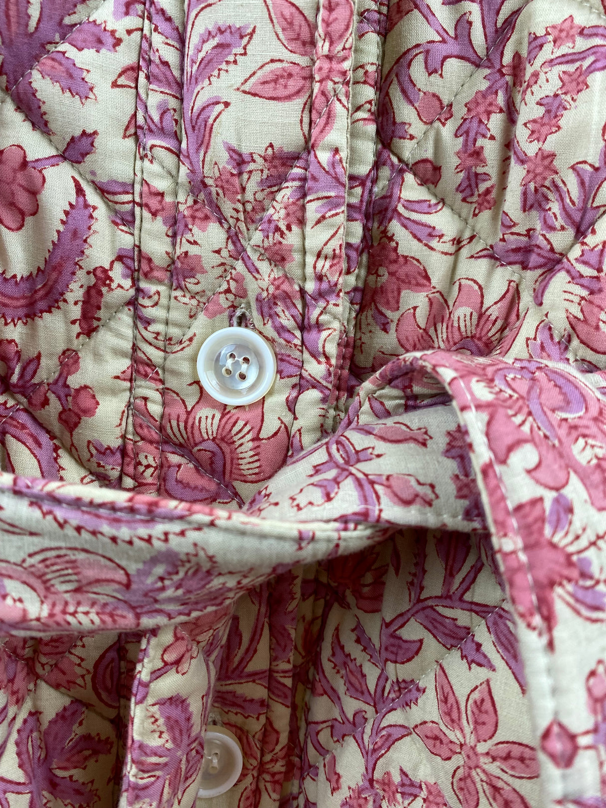 Quiltet jakke - Block print - Blomstret lilla/beige