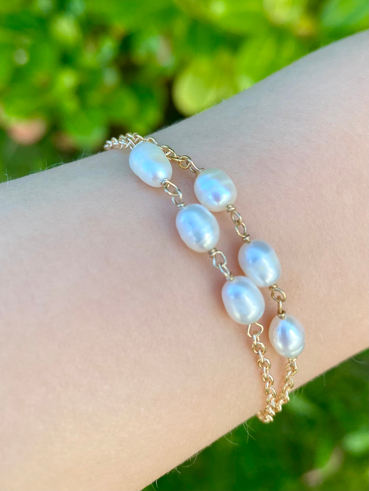 Armbånd med små ferskvannsperler