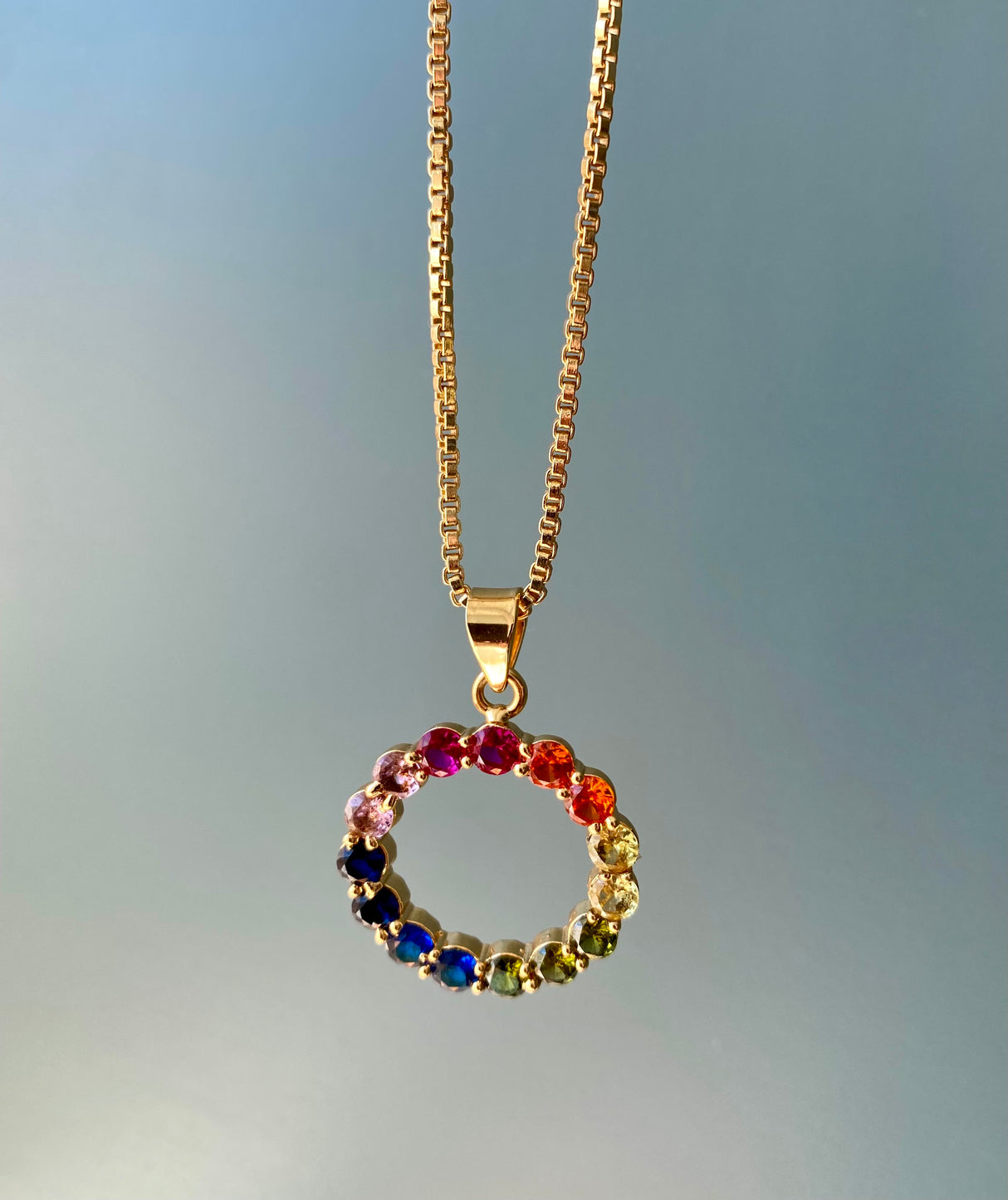 Hope - rundt flerfarget smykke