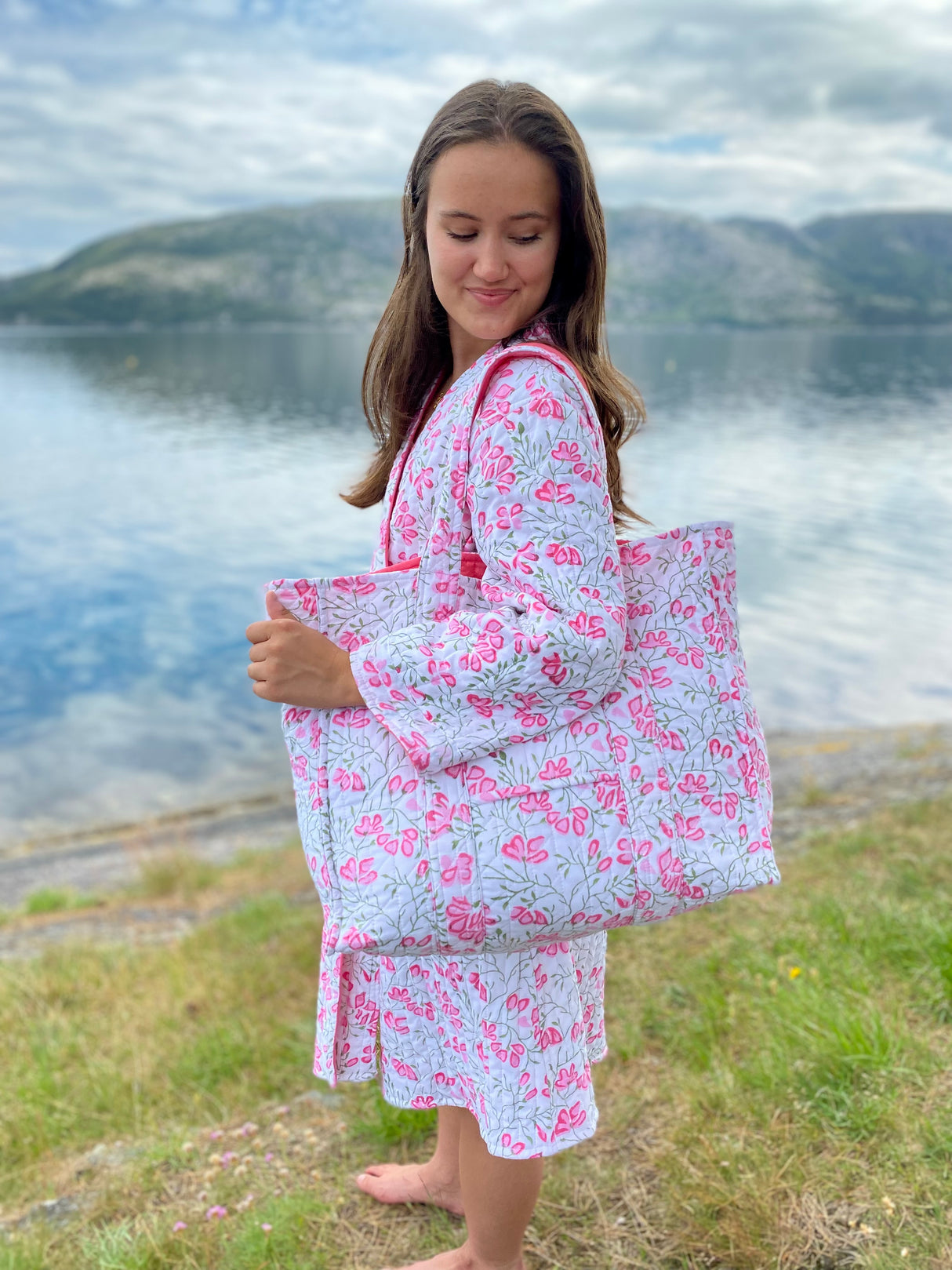 Få antall igjen! Tote bag - Block print - Rosa drøm