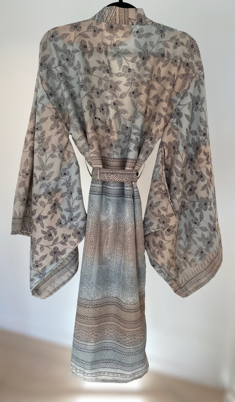 Vintage silke kimono - (Kun én av hver modell).