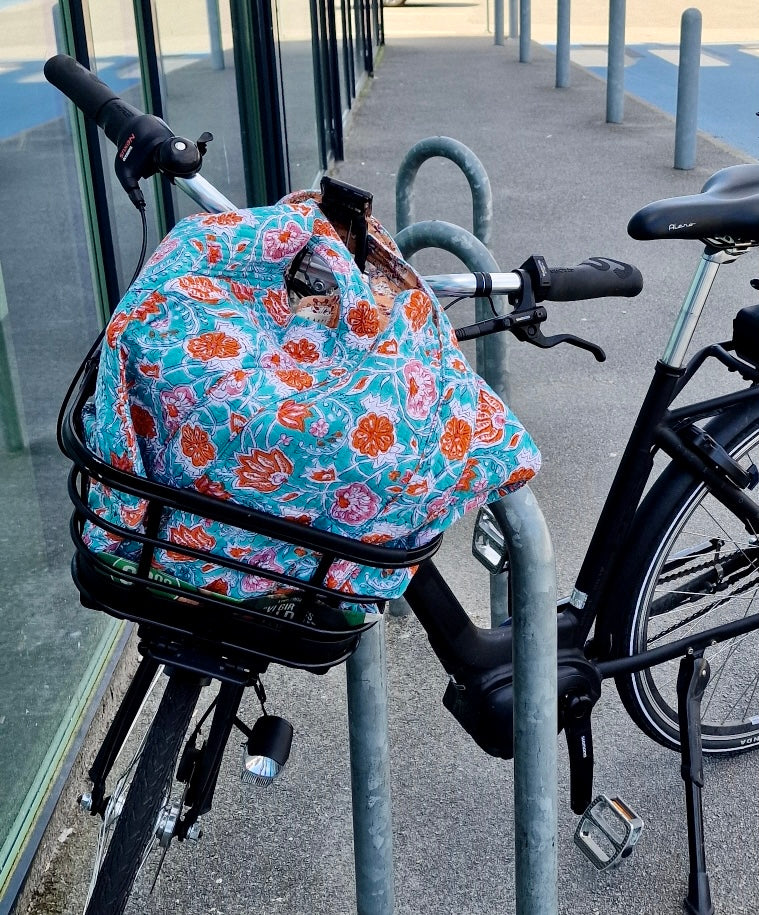 Få antall igjen! Tote bag - Block print - Grønn/aprikos/blomstret